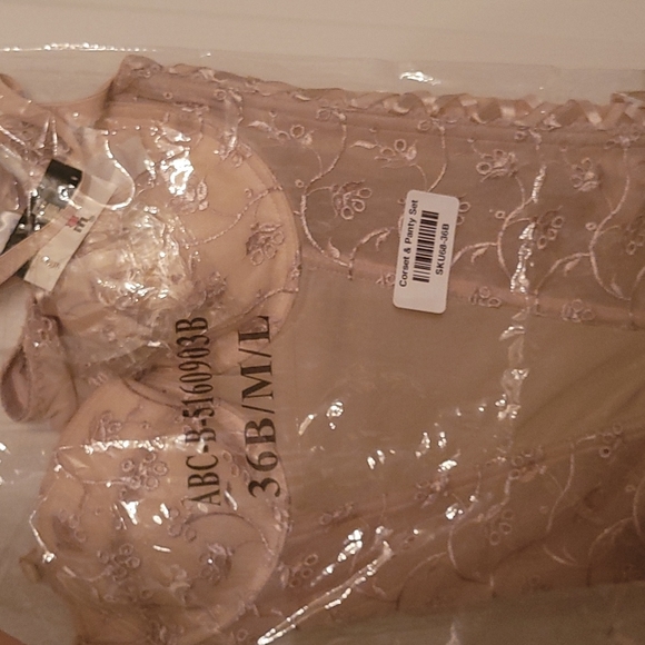 CORSET AND PANTY SET - Picture 14 of 16